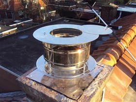 Trekkende kap Ø 130 mm, met veegluik